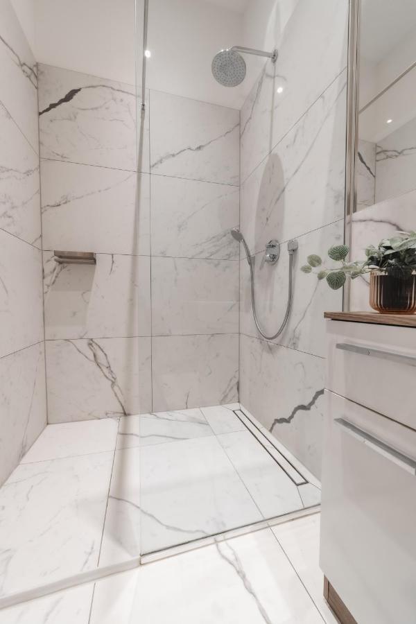 Cozy Apartment, 2 Private Terraces, 8 Min To City Center Vienna Esterno foto